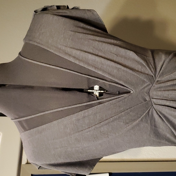 NWT Express Top in Medium Grey - Picture 2 of 16